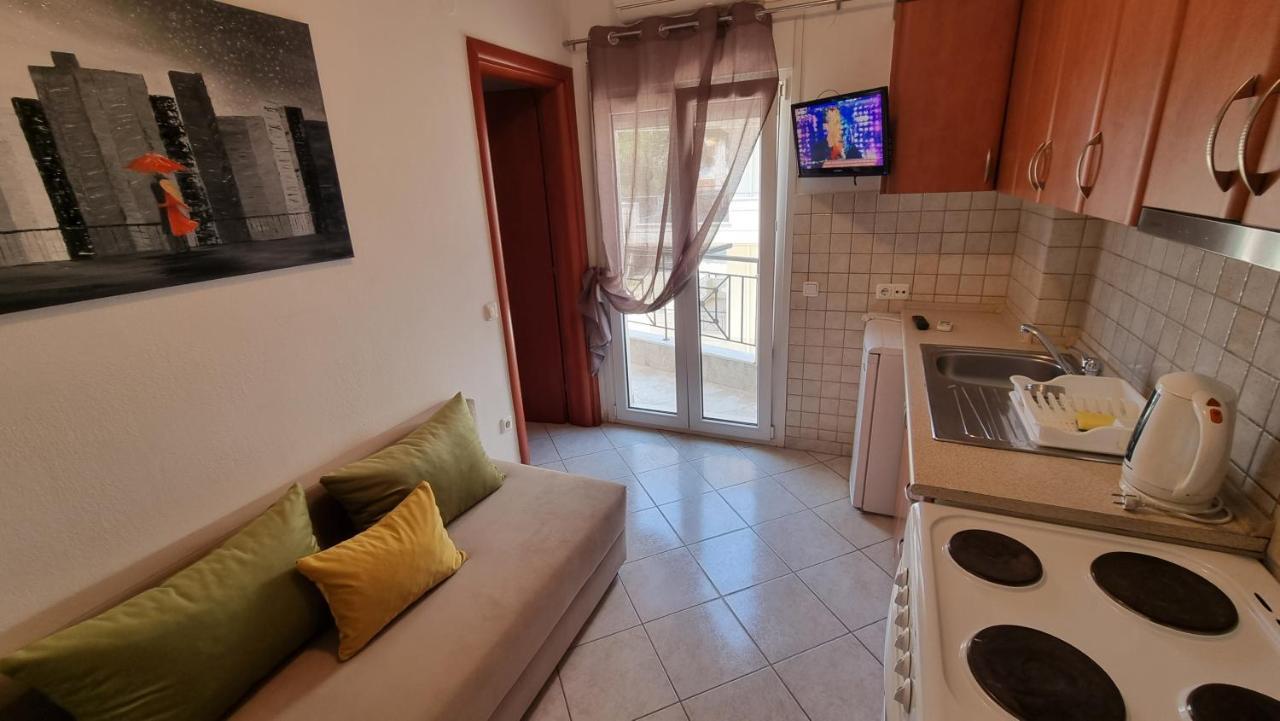 Premium Suites Ofrinion Luaran gambar
