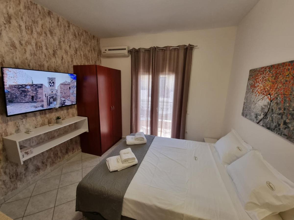 Premium Suites Ofrinion Luaran gambar