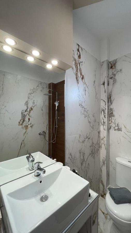 Premium Suites Ofrinion Luaran gambar