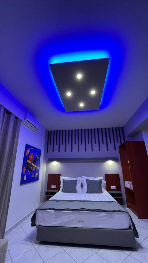 Premium Suites Ofrinion Luaran gambar