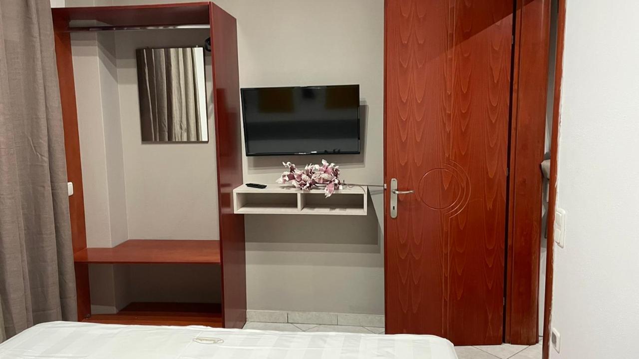Premium Suites Ofrinion Luaran gambar