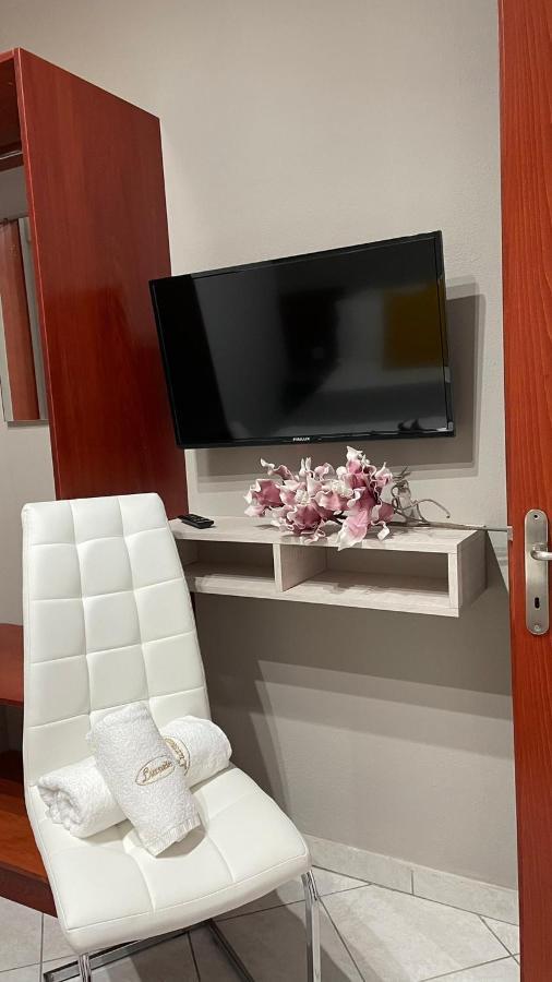 Premium Suites Ofrinion Luaran gambar