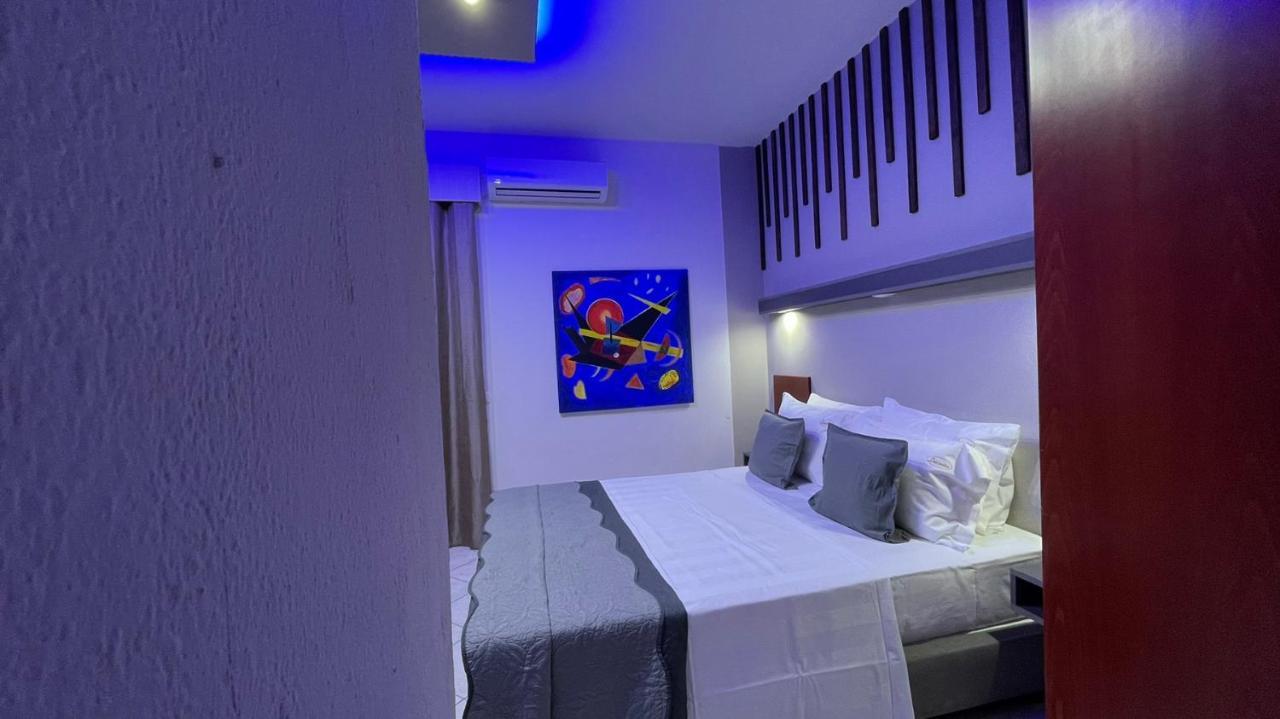 Premium Suites Ofrinion Luaran gambar
