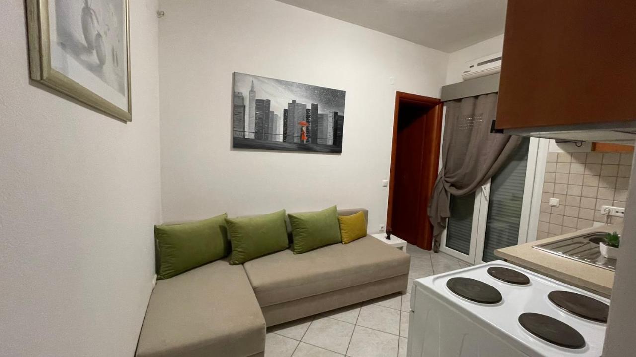 Premium Suites Ofrinion Luaran gambar